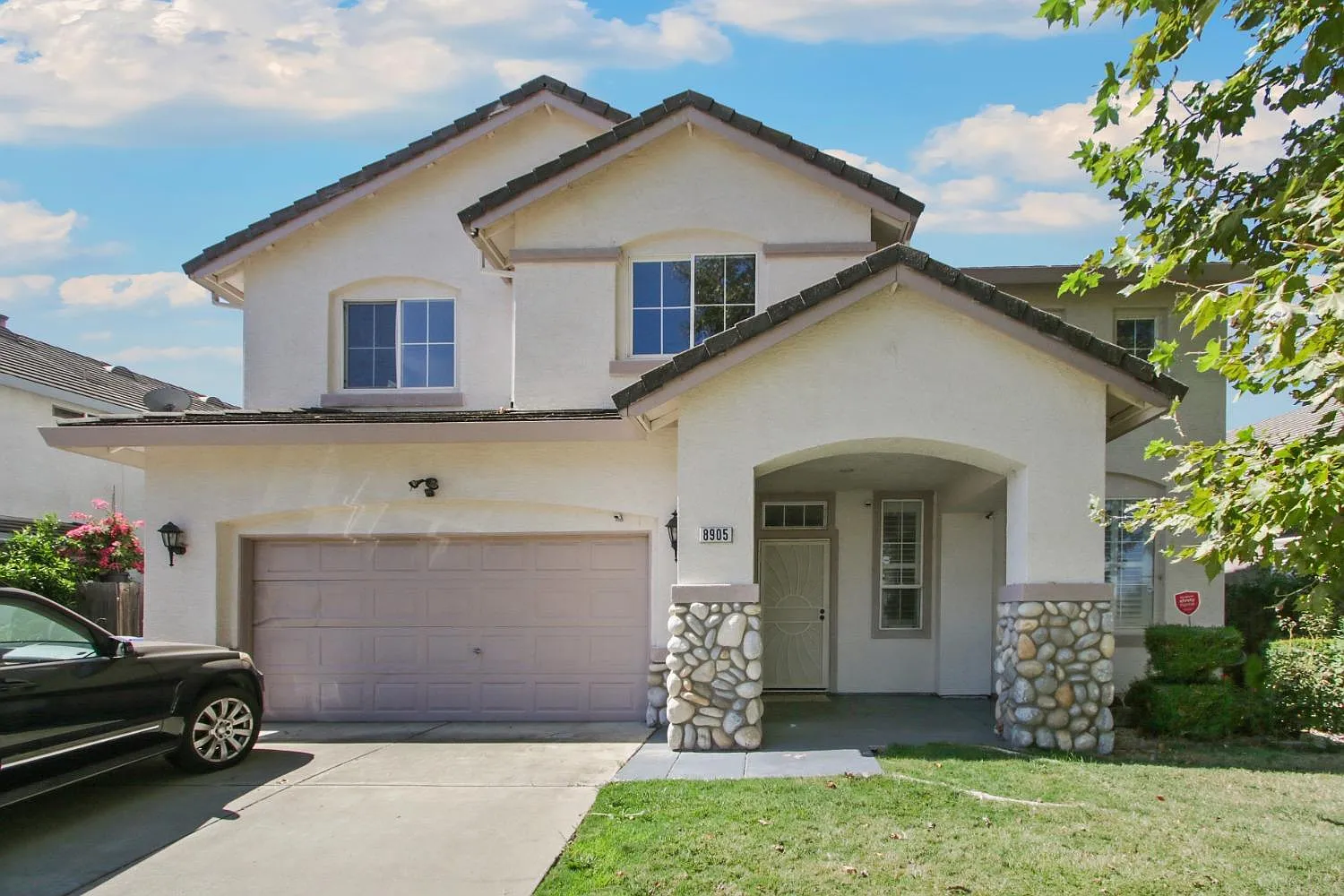 8905 Shasta Lily Dr photo 1