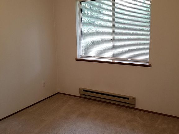 5th image of 9908 148th Street Ct E