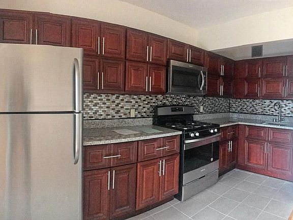 2nd image of 15813 Goethals Ave #5v28dzcu0