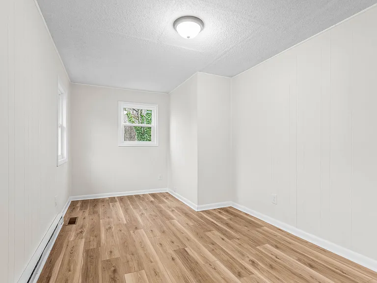 2043 Bishop Rd — Photo 5