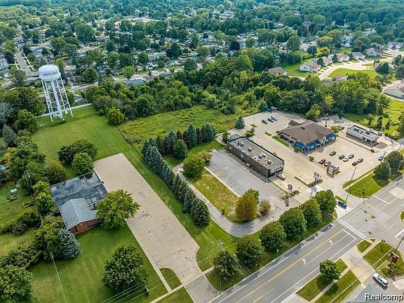 4th image of 8541 Miller Rd