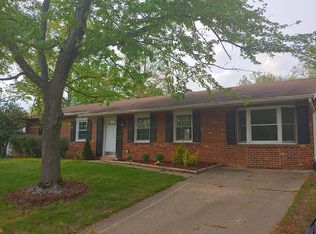 1356 Oakshire Ct, Herndon, VA 20170