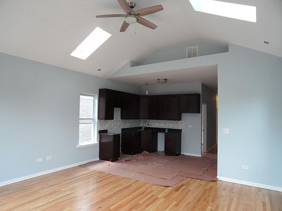 3rd image of 1527 S Karlov Ave #3