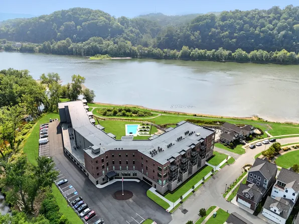 The Brooks Plan, The Rivers Edge of Oakmont