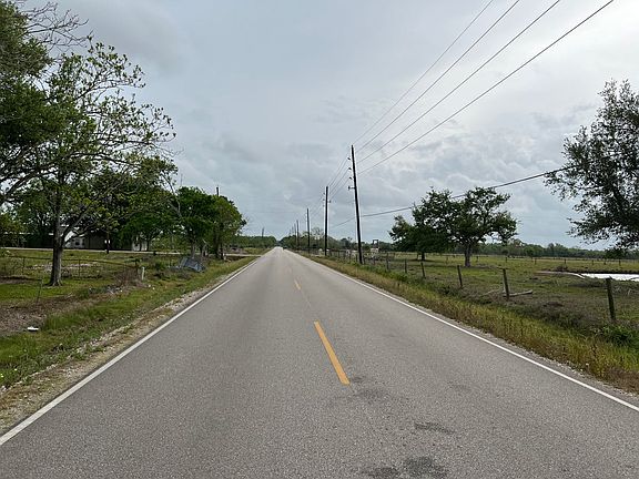 5th image of 8002 County Rd #172