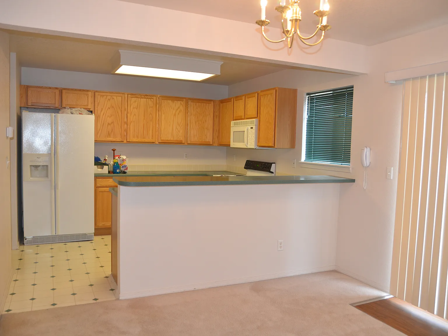 3 bed, 2.5 bath, 2251 sqft, $2,450 — Photo 4