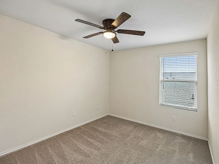 1605 Fields View Dr — Photo 21