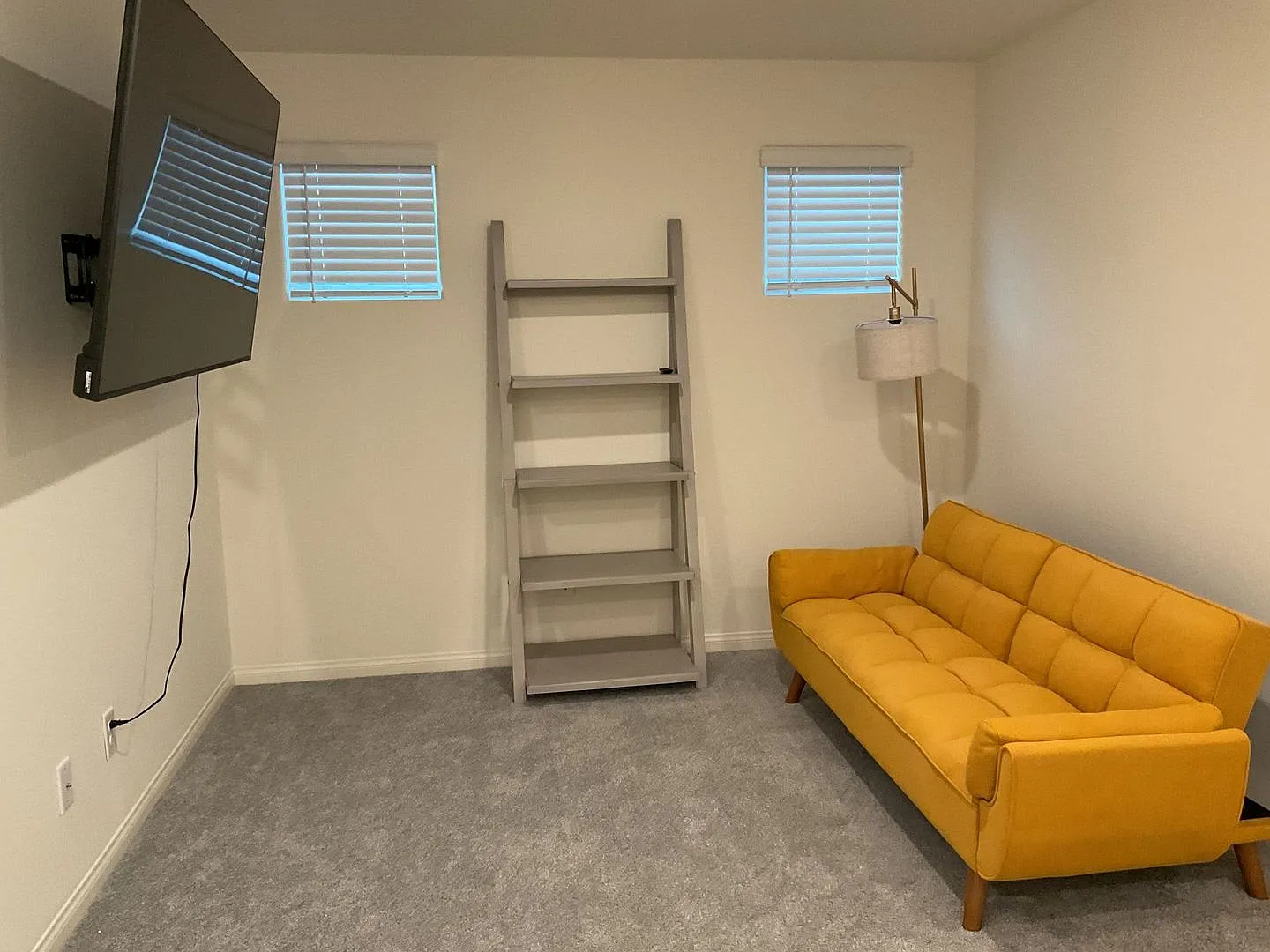 Furnished 4-Bedroom Home with Loft — Photo 2