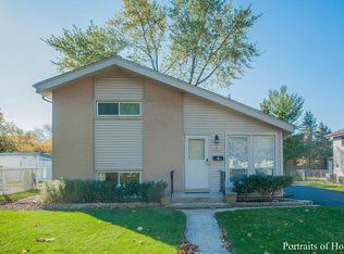 607 W Pleasant St, Villa Park, IL 60181