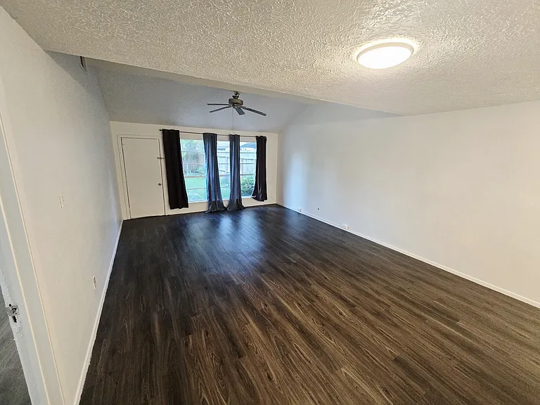 19515 Plantain Dr — Photo 15