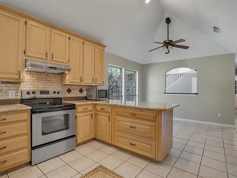 1419 Sweetgum Cir — Photo 12