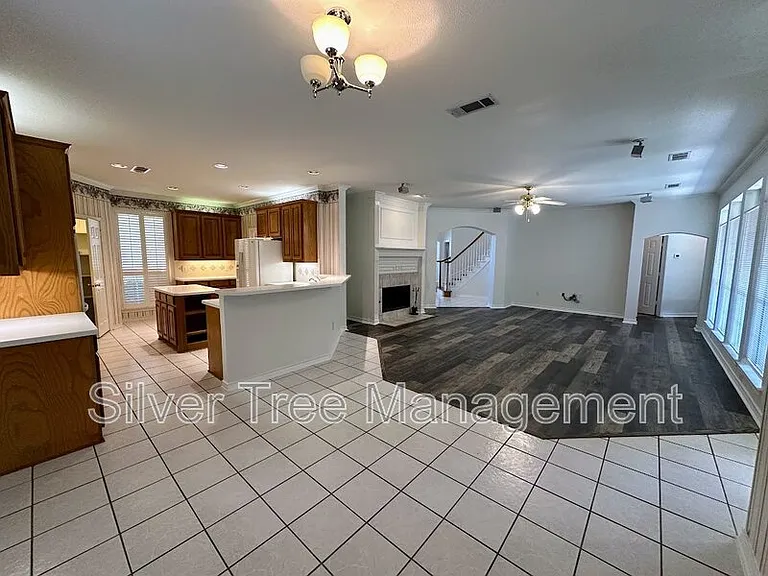 3200 Blenheim Ct — Photo 8
