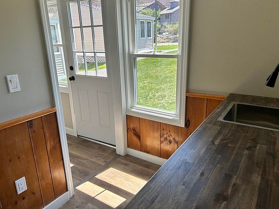 4th image of 46 Glendale Place #5
