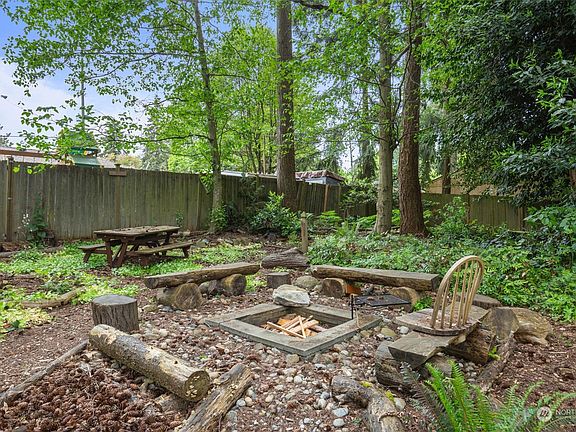 2nd image of 17916 1st Avenue NE