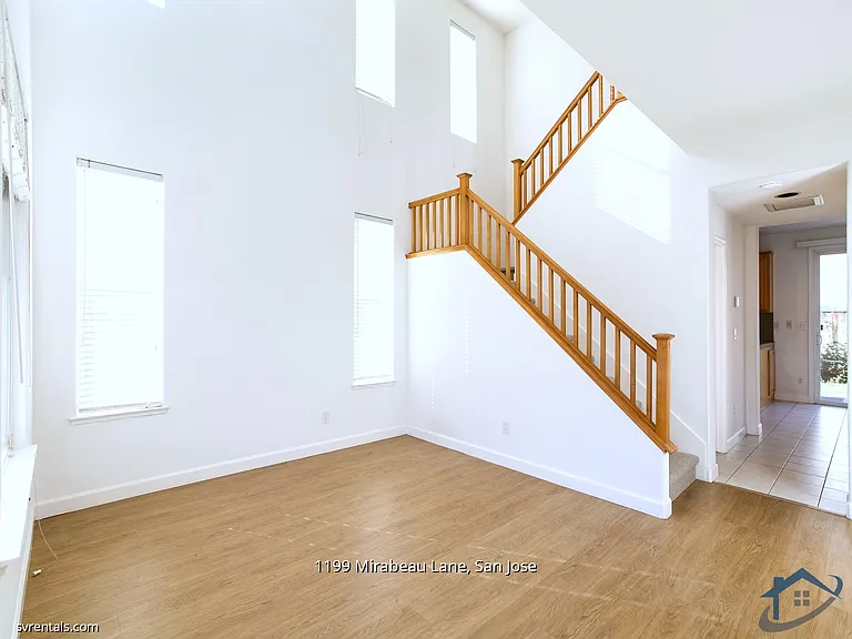 1199 Mirabeau Ln — Photo 2