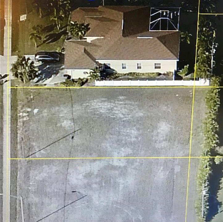 1st image of 4121 Chiquita Blvd S