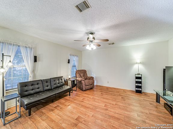 5th image of 1806 HIGHLAND MIST LN