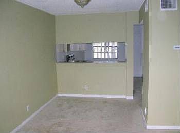 2nd image of 4002 Lakeside Dr