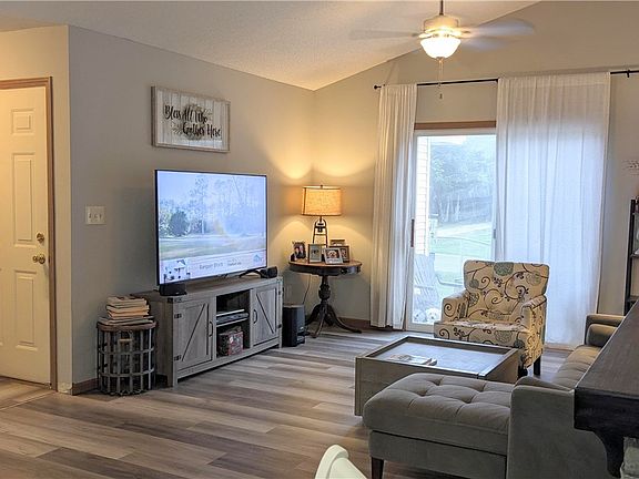 5th image of 906 Briarwood Ct