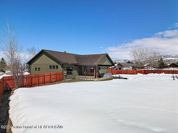 5th image of 1125 Brooktrout Dr