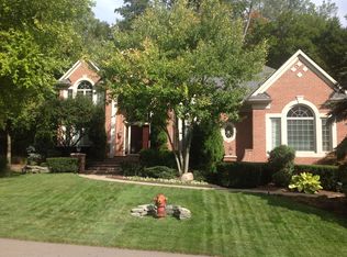 26454 Ballantrae Ct, Farmington Hills, MI 48331
