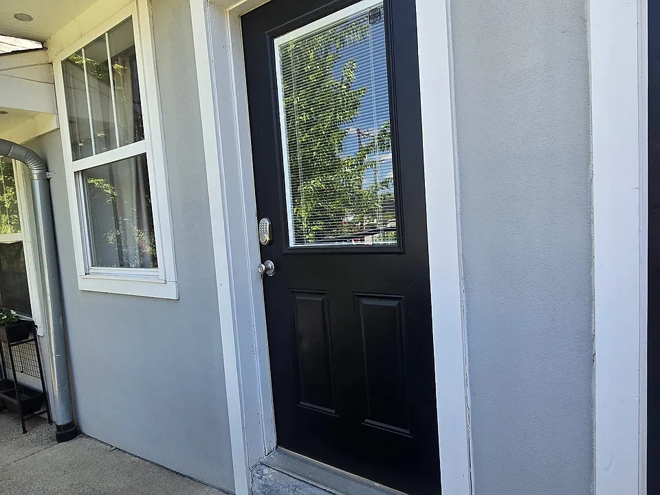 415 Humphreys St #10