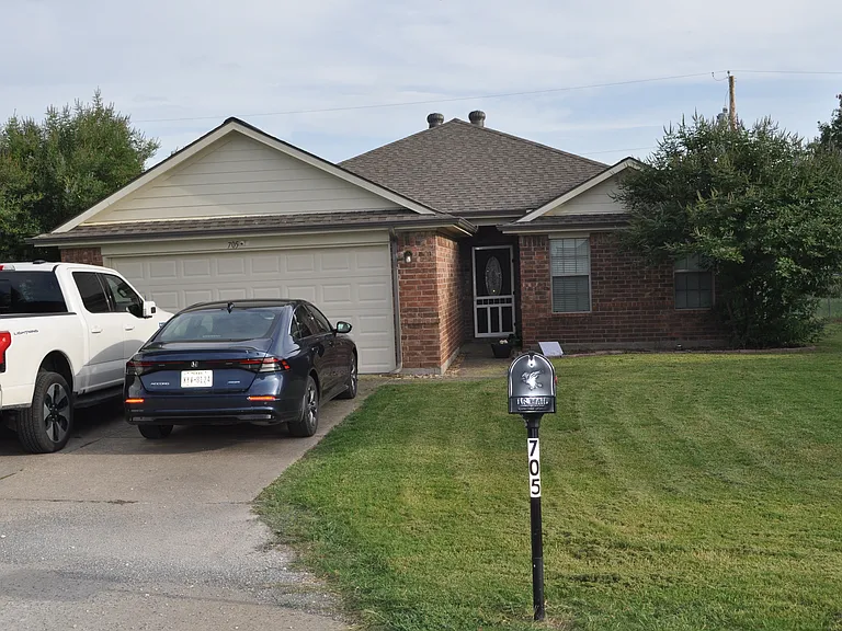 705 Katy Ln — Photo 1
