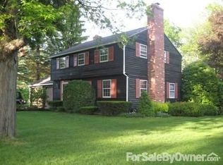 16 E Bayberry Rd, Glenmont, NY 12077