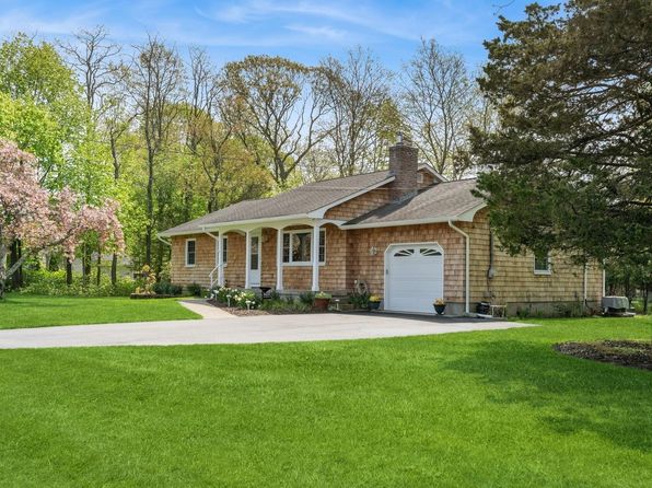 2 Linda Lane, East Moriches, NY 11940
