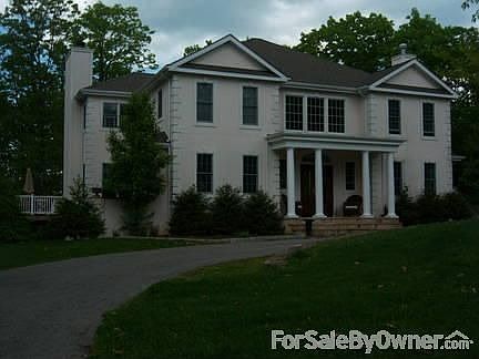 1st image of 5 Stephanie Ln