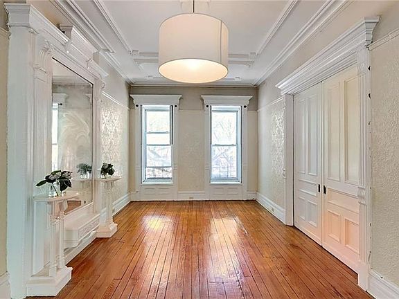4th image of 598 Mac Donough St