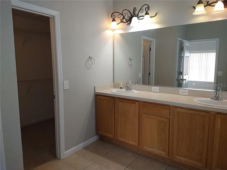 5134 SW 41st St — Photo 9