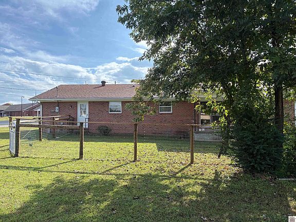 3rd image of 87 Glendale Dr