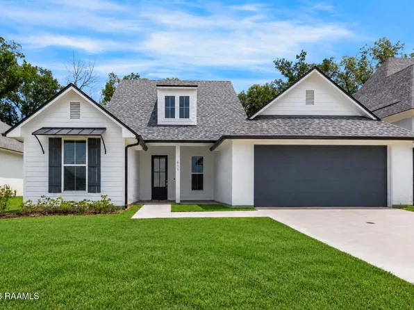 611 Whispering Meadows Rd, Broussard, LA 70518