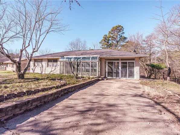 110 Shelton Dr, Eureka Springs, AR 72632