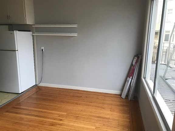 3rd image of 2645 Polk St APT 206