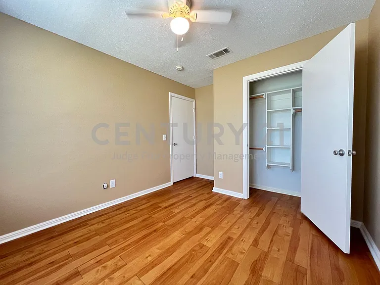 631 Stagecoach Dr — Photo 12
