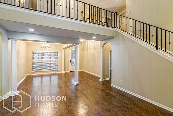 2nd image of 10123 Bloomsbury Ave