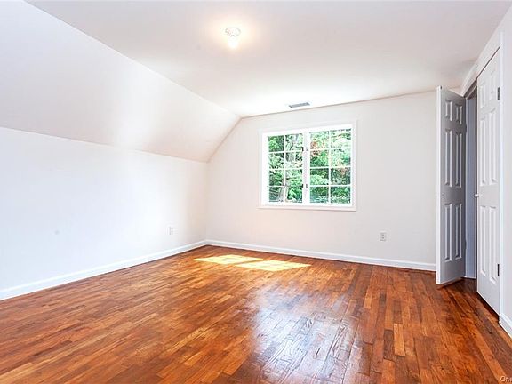 5th image of 2515 Garden Ln Unit 2