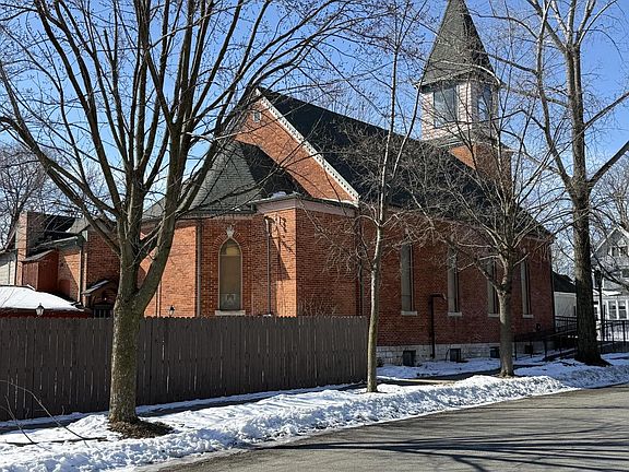 3rd image of 1452 George STREET