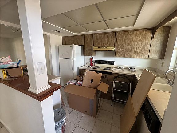 5th image of 652 Park Cir