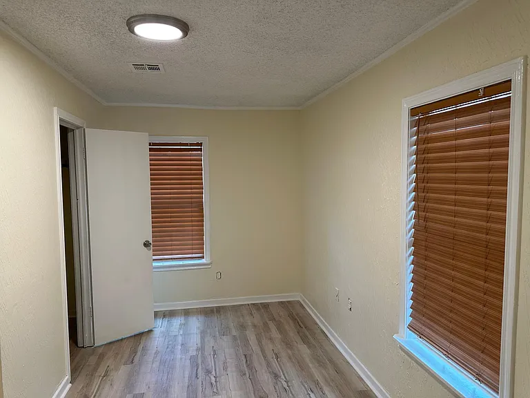 2nd bedroom with closet