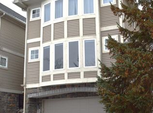 217 Old Creek Dr, Saline, MI 48176