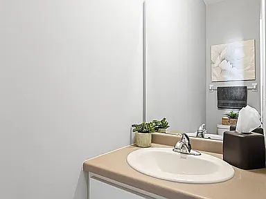 3rd image of 7341 Kalland Cir NE