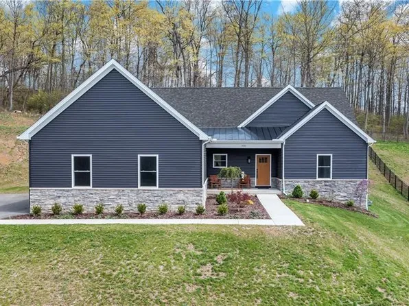 300 Timberline Dr N, Washington, PA 15301