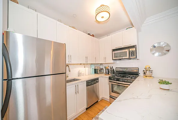 Rented by Compass | media 12