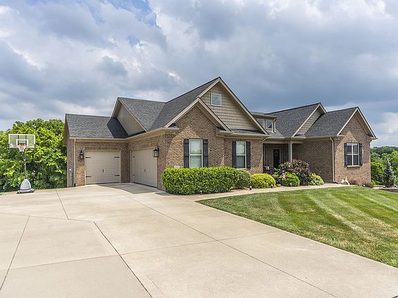 2nd image of 505 Field Crest Ct