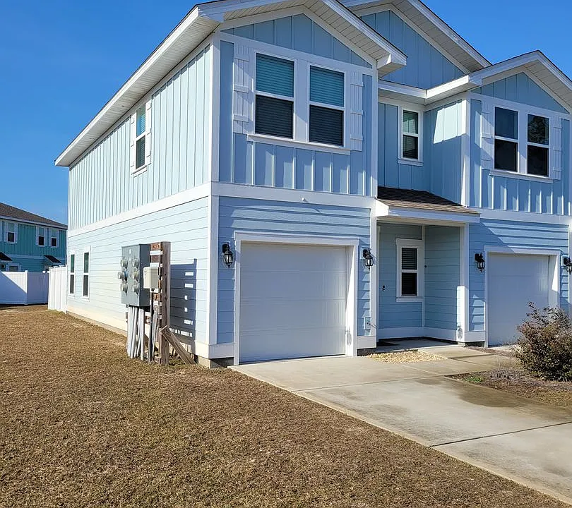 1933 Pointe Dr