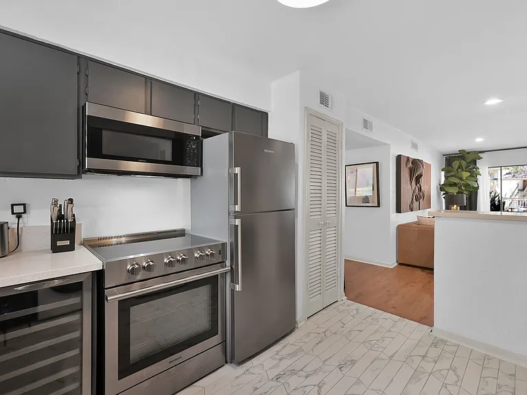12100 Melville Dr #403D — Photo 6