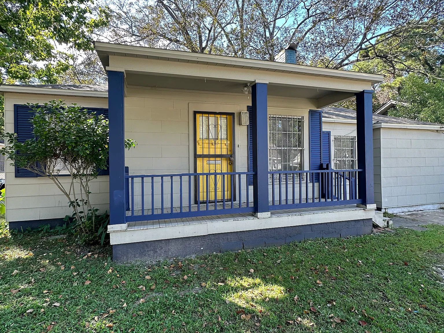 3 bed, 1330 sqft, $1,300 — Photo 1